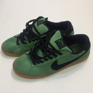 Nike Air Classic Sb Green Suede Shoes 1 